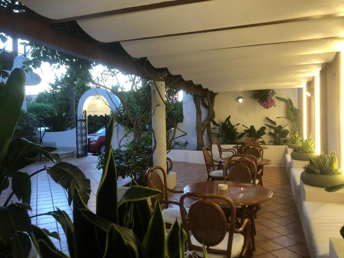 Hotel Redebora Torregrotta Exteriör bild