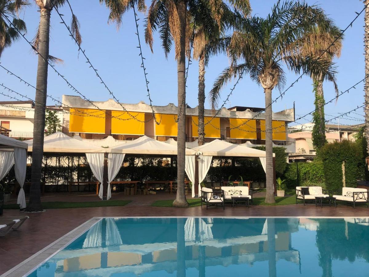 Hotel Redebora Torregrotta Exteriör bild