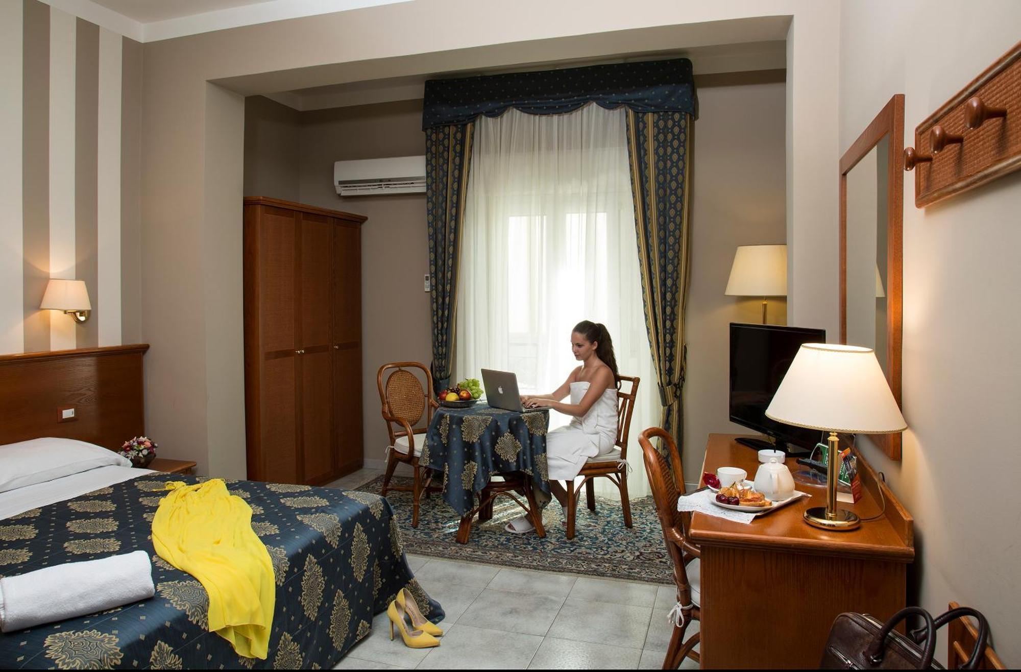 Hotel Redebora Torregrotta Rum bild